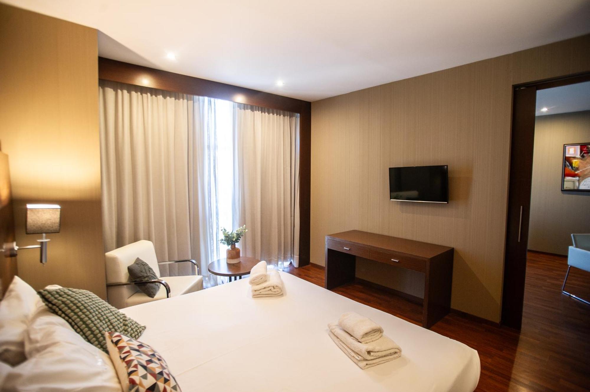 Junior Suite,1593695082:JPEG